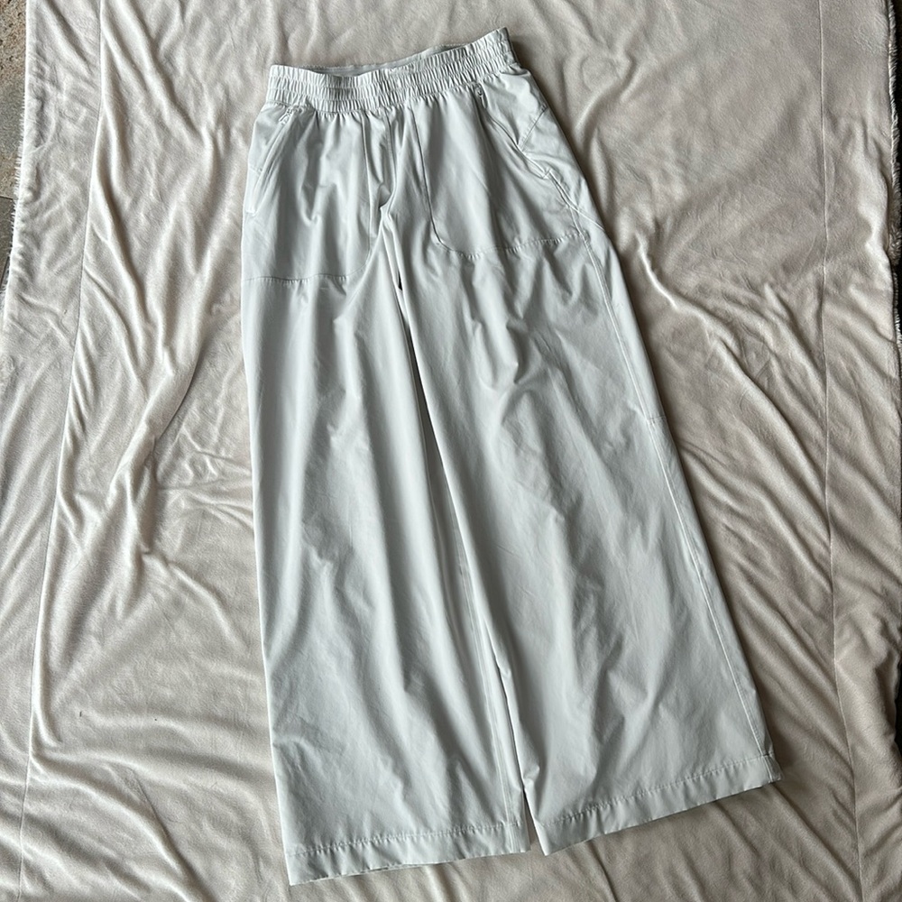 Lululemon Swift Pant in off white color